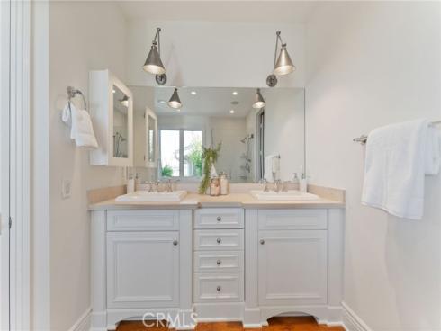 3201  4th Avenue   Avenue, Corona del Mar, CA