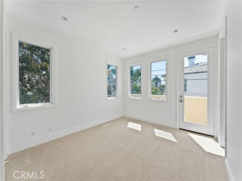 3201  4th Avenue   Avenue, Corona del Mar, CA