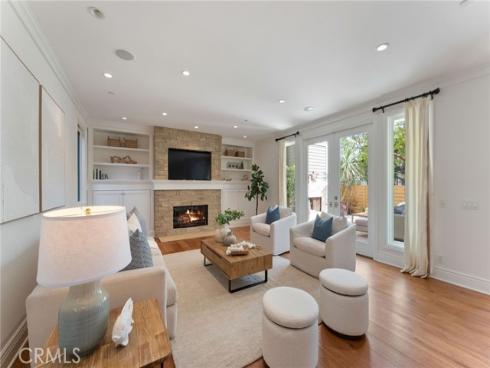 3201  4th Avenue   Avenue, Corona del Mar, CA