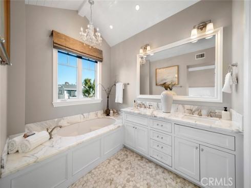 515 Narcissus Avenue, Corona del Mar, CA