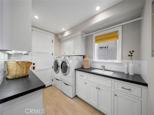 515 Narcissus Avenue, Corona del Mar, CA