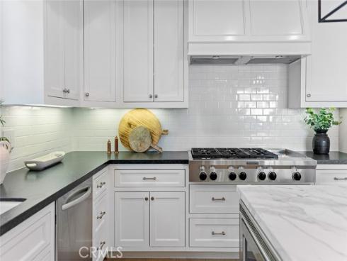 515 Narcissus Avenue, Corona del Mar, CA