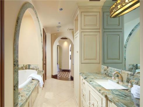 3300 Ocean Boulevard, Corona del Mar, CA