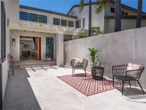 24 White Water Drive, Corona del Mar, CA