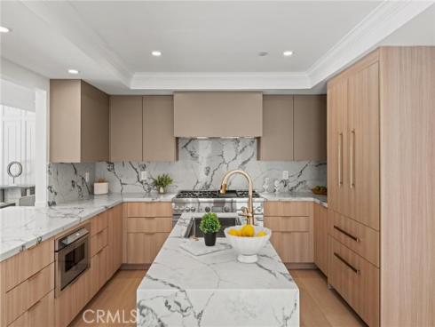 24 White Water Drive, Corona del Mar, CA