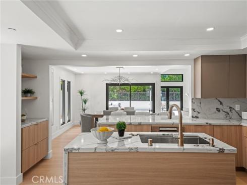 24 White Water Drive, Corona del Mar, CA