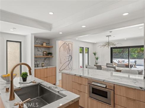 24 White Water Drive, Corona del Mar, CA