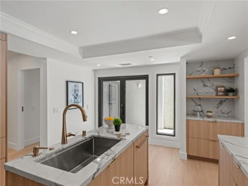 24 White Water Drive, Corona del Mar, CA