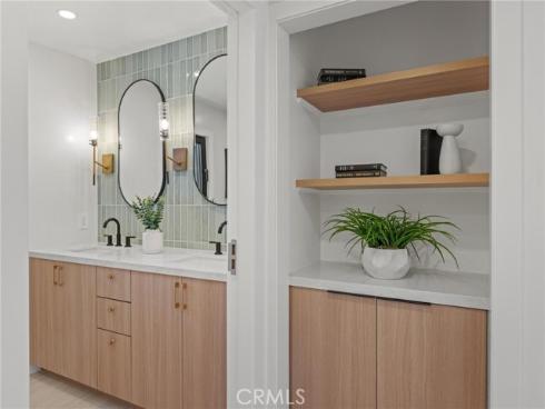 24 White Water Drive, Corona del Mar, CA