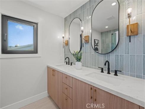 24 White Water Drive, Corona del Mar, CA