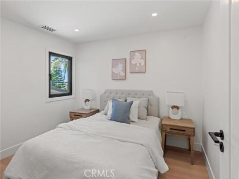 24 White Water Drive, Corona del Mar, CA