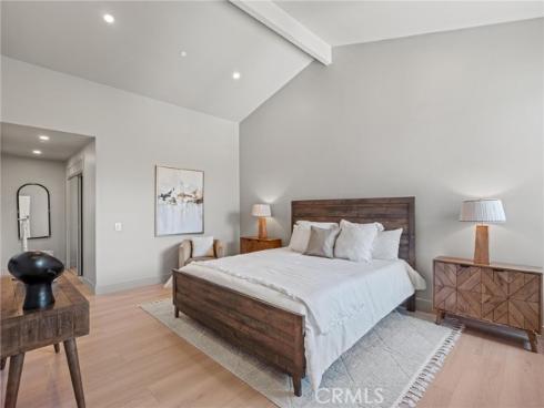 24 White Water Drive, Corona del Mar, CA