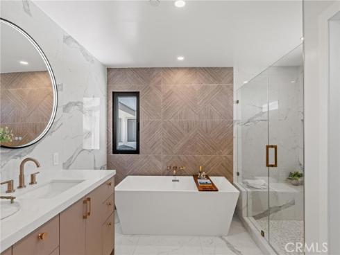 24 White Water Drive, Corona del Mar, CA