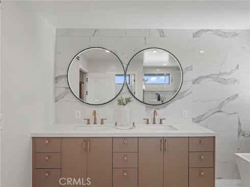 24 White Water Drive, Corona del Mar, CA