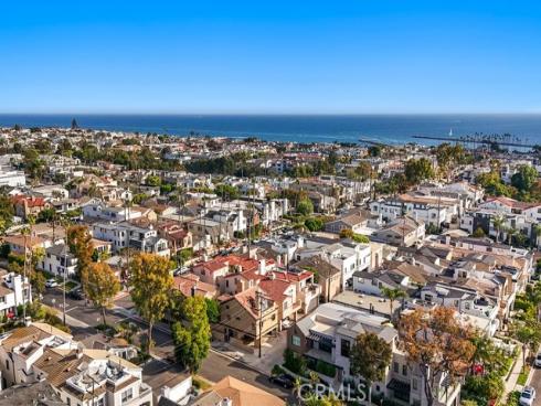 441  Goldenrod   Avenue, Corona del Mar, CA