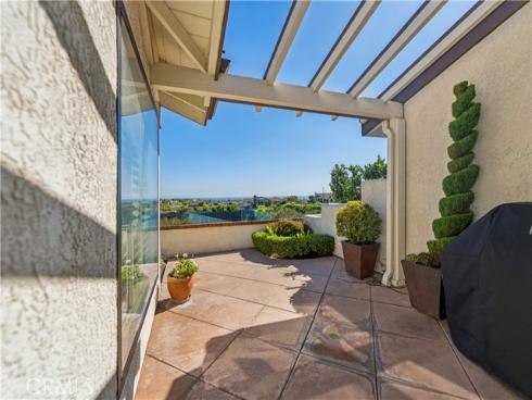 34 Mainsail Drive, Corona del Mar, CA