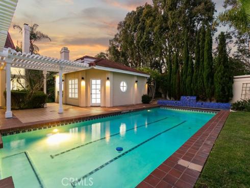 19  Harbor Pointe  , Corona del Mar, CA