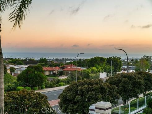 19  Harbor Pointe  , Corona del Mar, CA