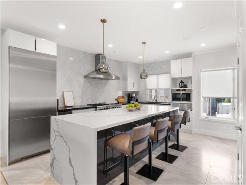 302  Carnation   Avenue, Corona del Mar, CA