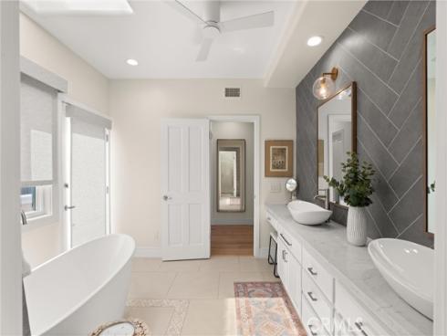 302  Carnation   Avenue, Corona del Mar, CA