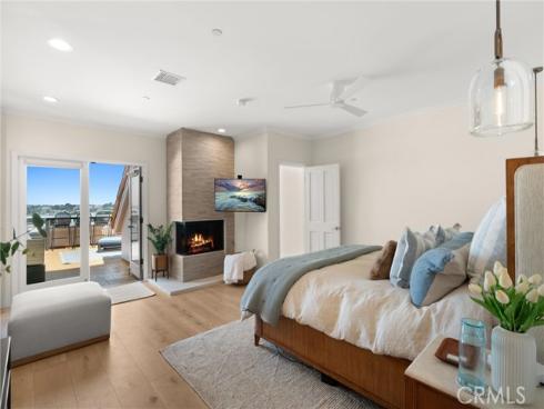 302  Carnation   Avenue, Corona del Mar, CA