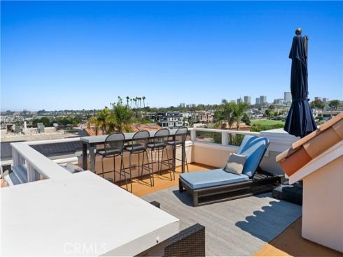 302  Carnation   Avenue, Corona del Mar, CA