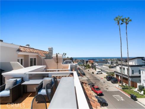 302  Carnation   Avenue, Corona del Mar, CA