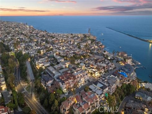 302  Carnation   Avenue, Corona del Mar, CA