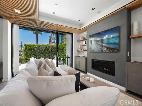 426  Marguerite  , Corona del Mar, CA