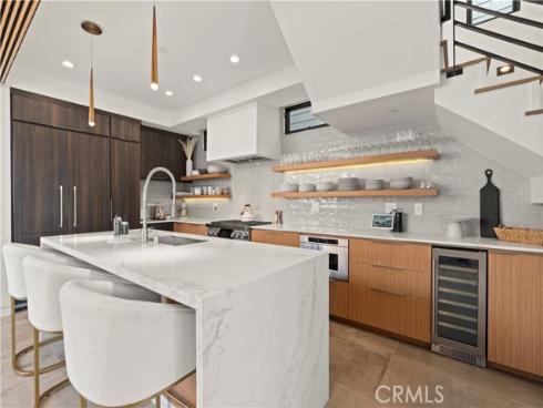 426  Marguerite  , Corona del Mar, CA