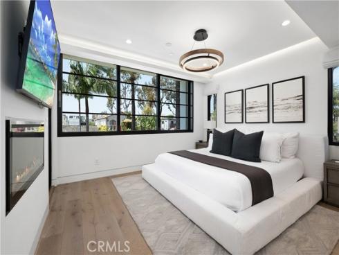 426  Marguerite  , Corona del Mar, CA