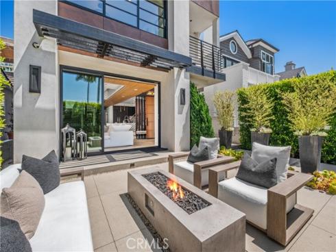 426  Marguerite  , Corona del Mar, CA