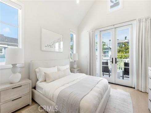 435  Fernleaf  1  Avenue, Corona del Mar, CA