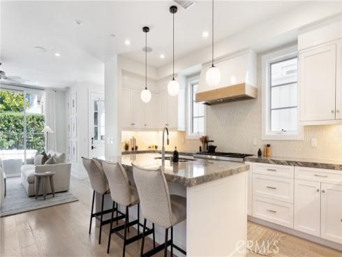 435  Fernleaf  1  Avenue, Corona del Mar, CA