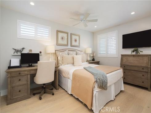 410 Poinsettia Avenue, Corona del Mar, CA