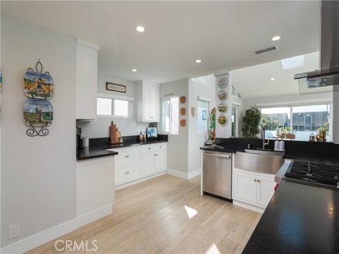 410 Poinsettia Avenue, Corona del Mar, CA