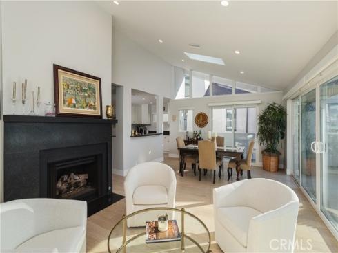 410 Poinsettia Avenue, Corona del Mar, CA