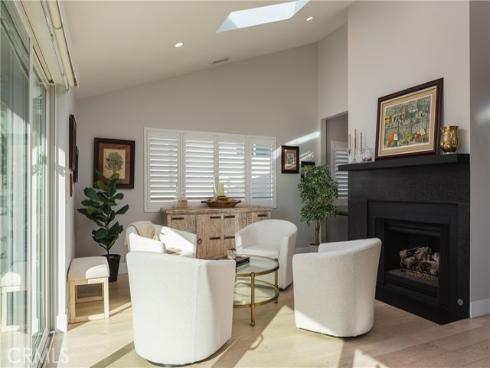 410 Poinsettia Avenue, Corona del Mar, CA