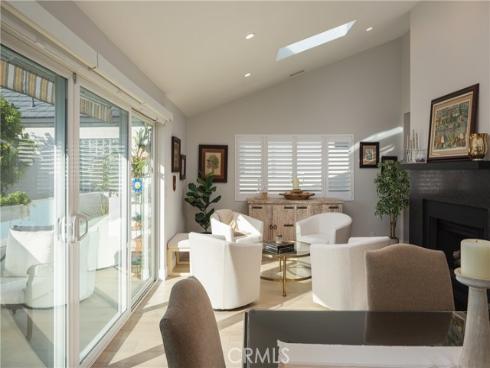 410 Poinsettia Avenue, Corona del Mar, CA