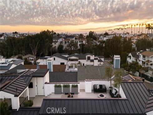 412 Heliotrope Avenue, Corona del Mar, CA