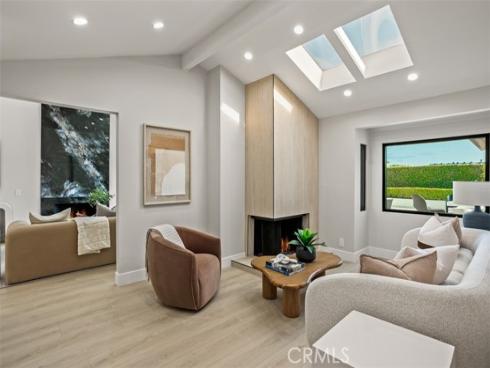 10  White Water   Drive, Corona del Mar, CA