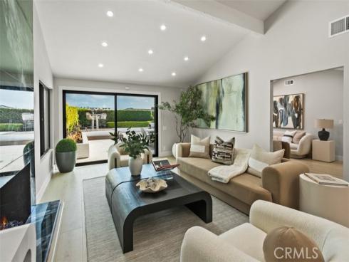 10  White Water   Drive, Corona del Mar, CA