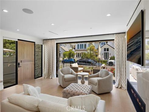 509  Carnation  , Corona del Mar, CA