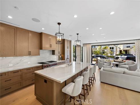 509  Carnation  , Corona del Mar, CA