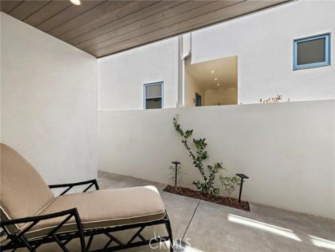 509  Carnation  , Corona del Mar, CA