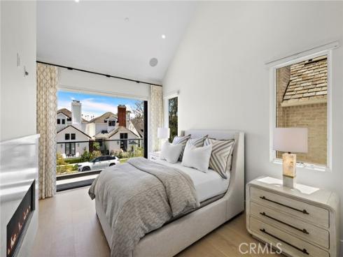 509  Carnation  , Corona del Mar, CA