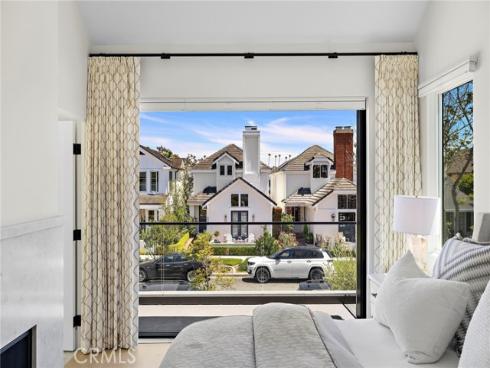 509  Carnation  , Corona del Mar, CA