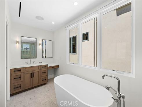 509  Carnation  , Corona del Mar, CA