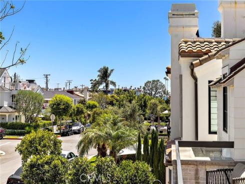 509  Carnation  , Corona del Mar, CA