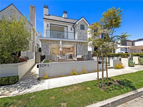 509  Carnation  , Corona del Mar, CA